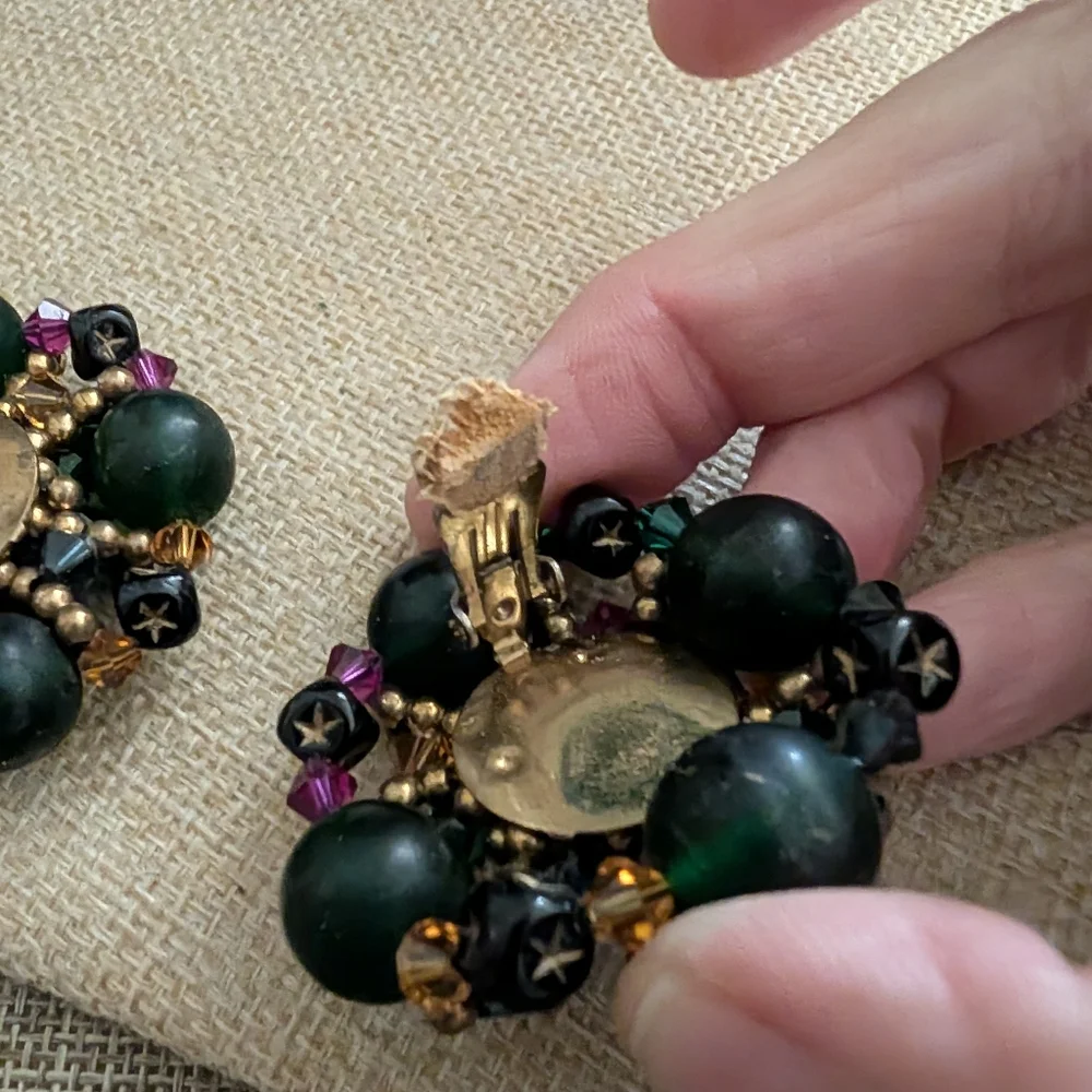 Vintage Green And Purple Large Cluster Beaded Clip On Earrings NWT - Picture 8 of 9